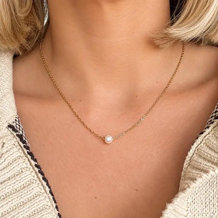 Small Gold Freshwater Pearl Pendant Necklace