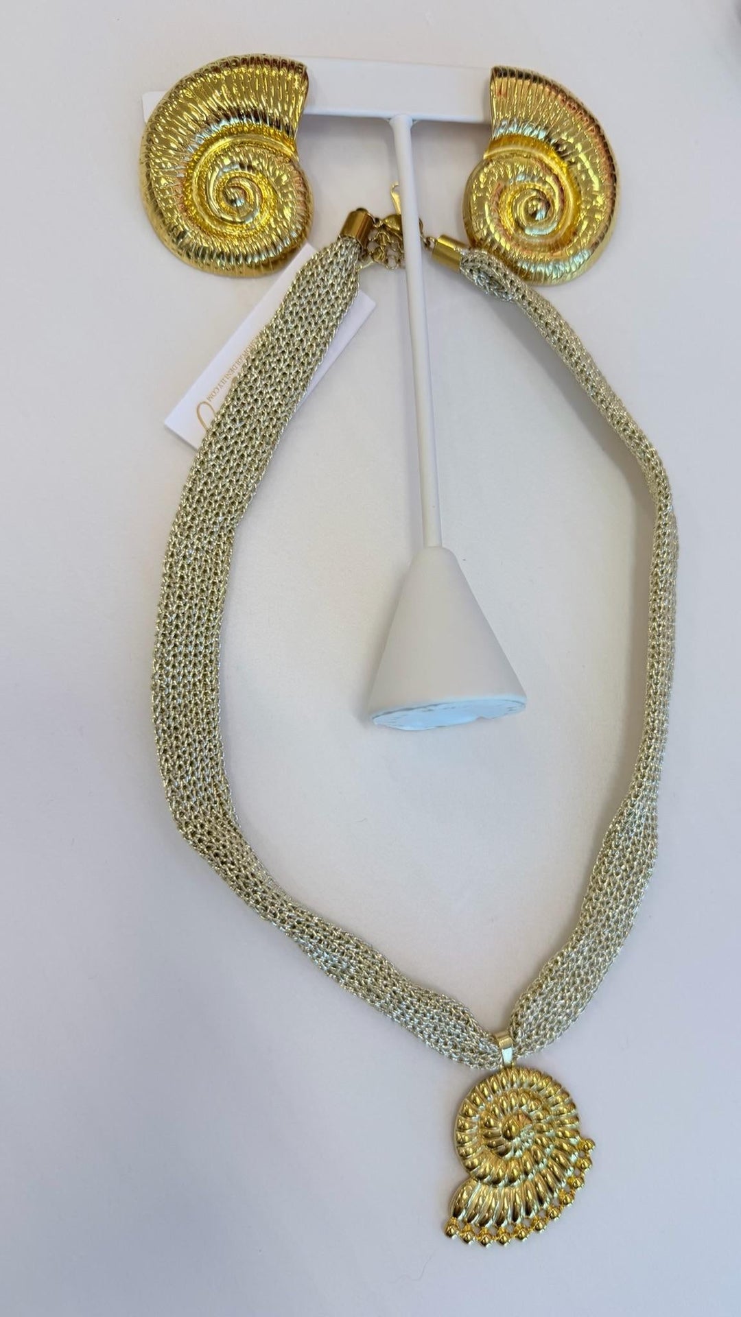 Gold Mesh Seashell Necklace