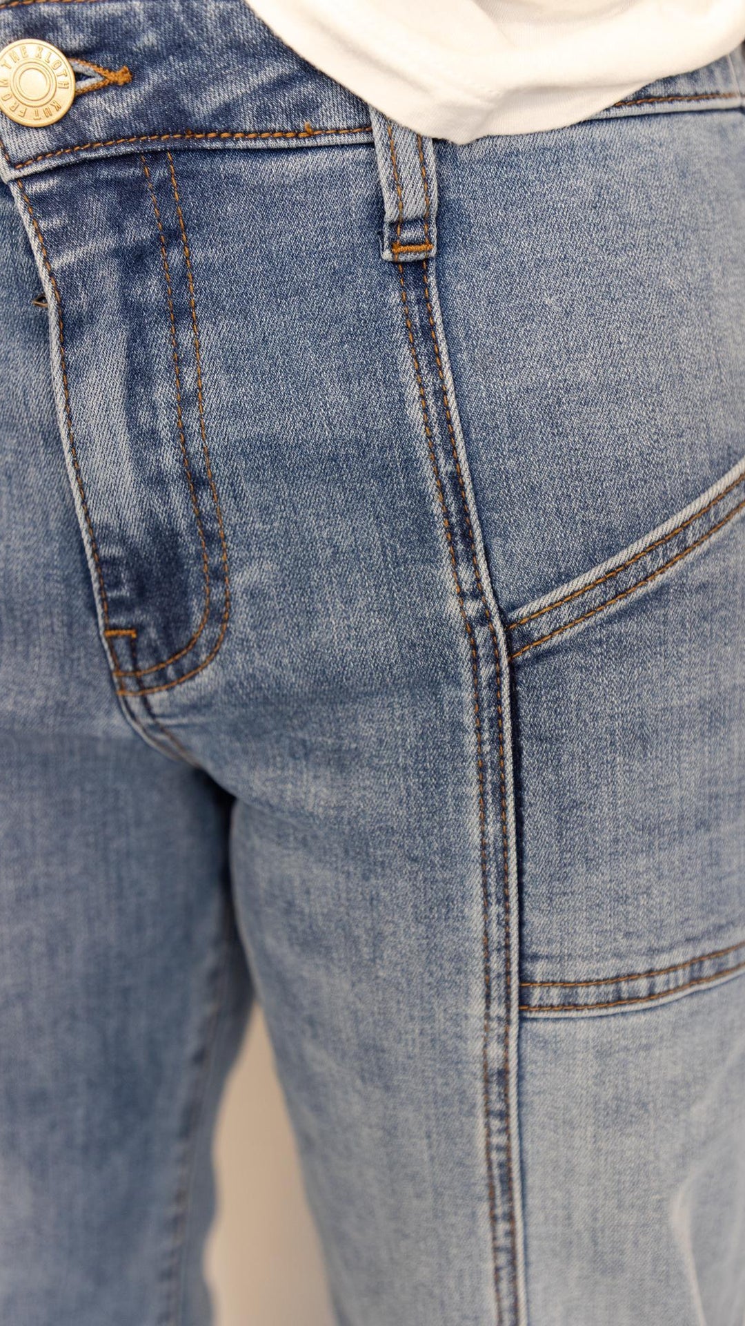 Front Seam Wide Patch Pocket Utilize