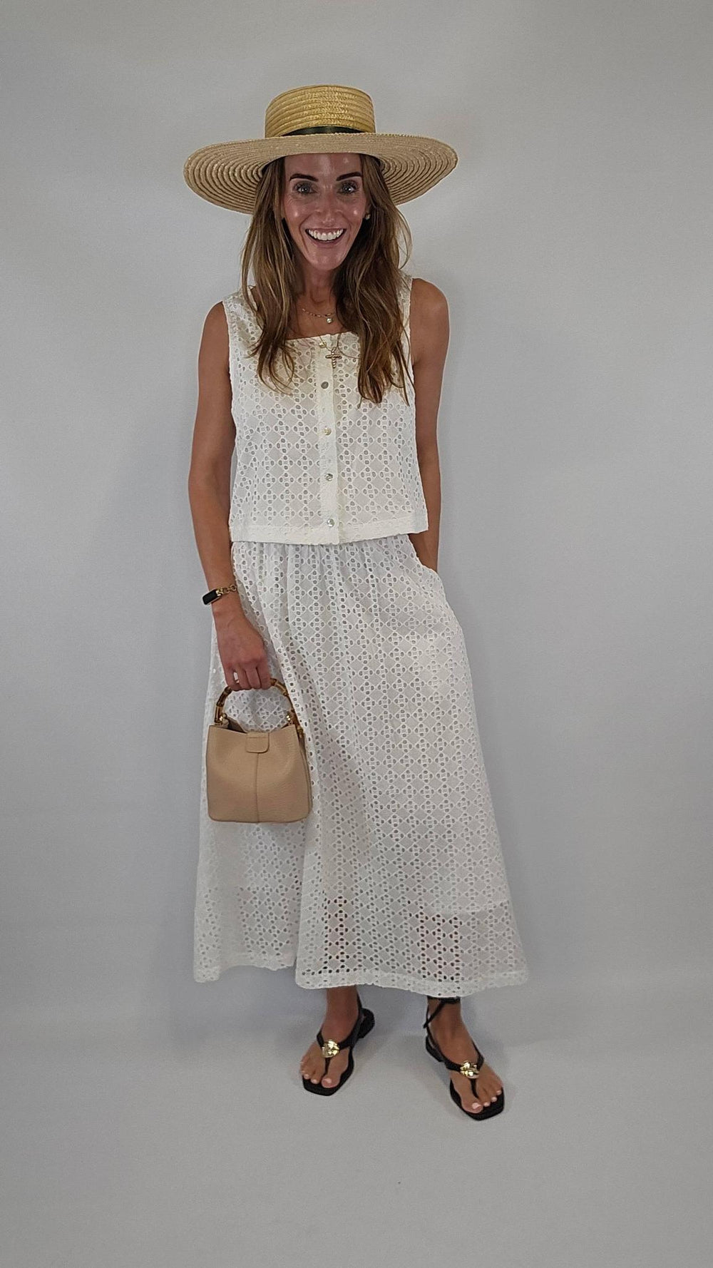 White Eyelet Top – Abide Boutique