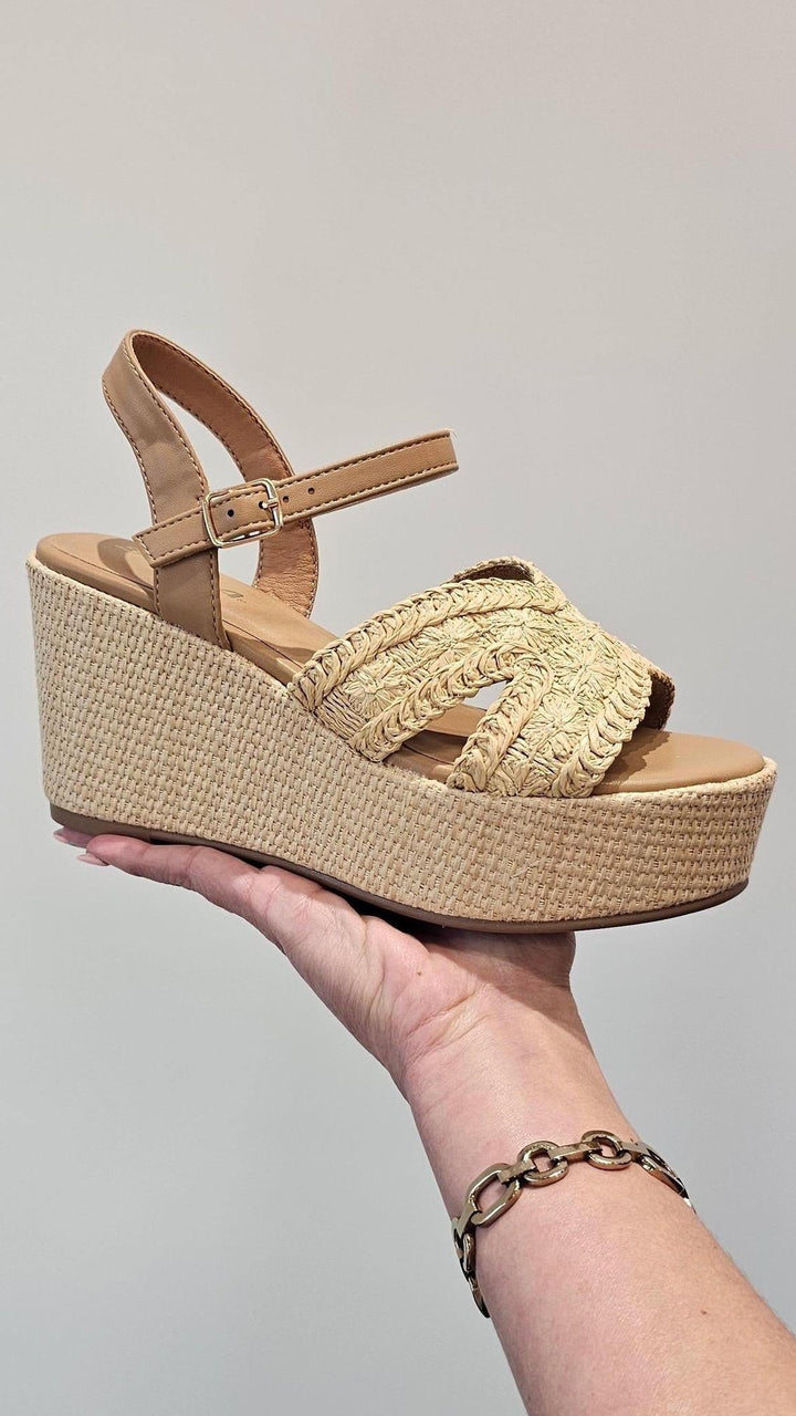 Natural Aster Raffia Wedge